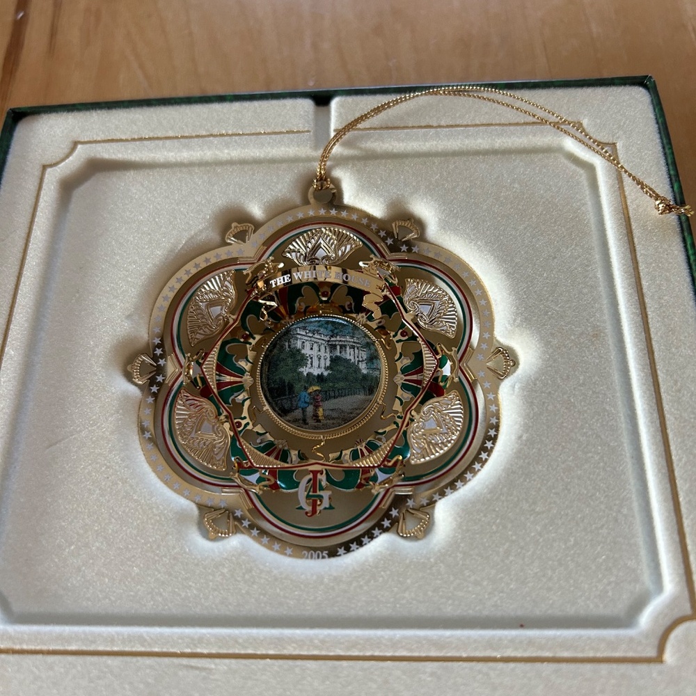 2005 White House Historical Association Christmas Ornament